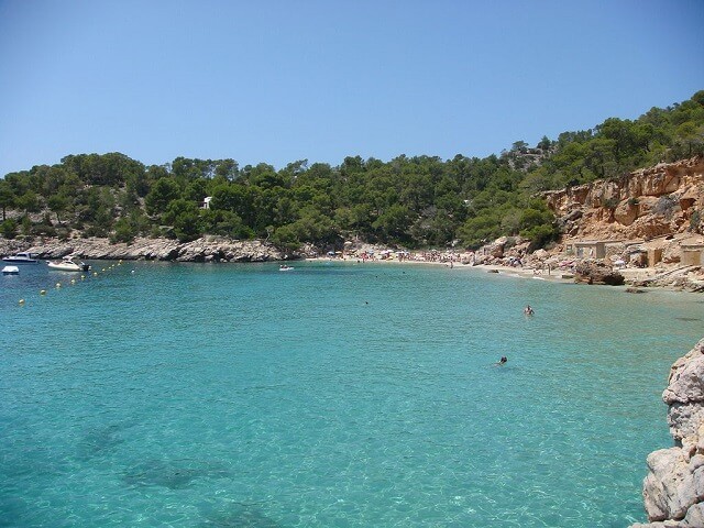 cala salada - ruta por las mejores calas de ibiza