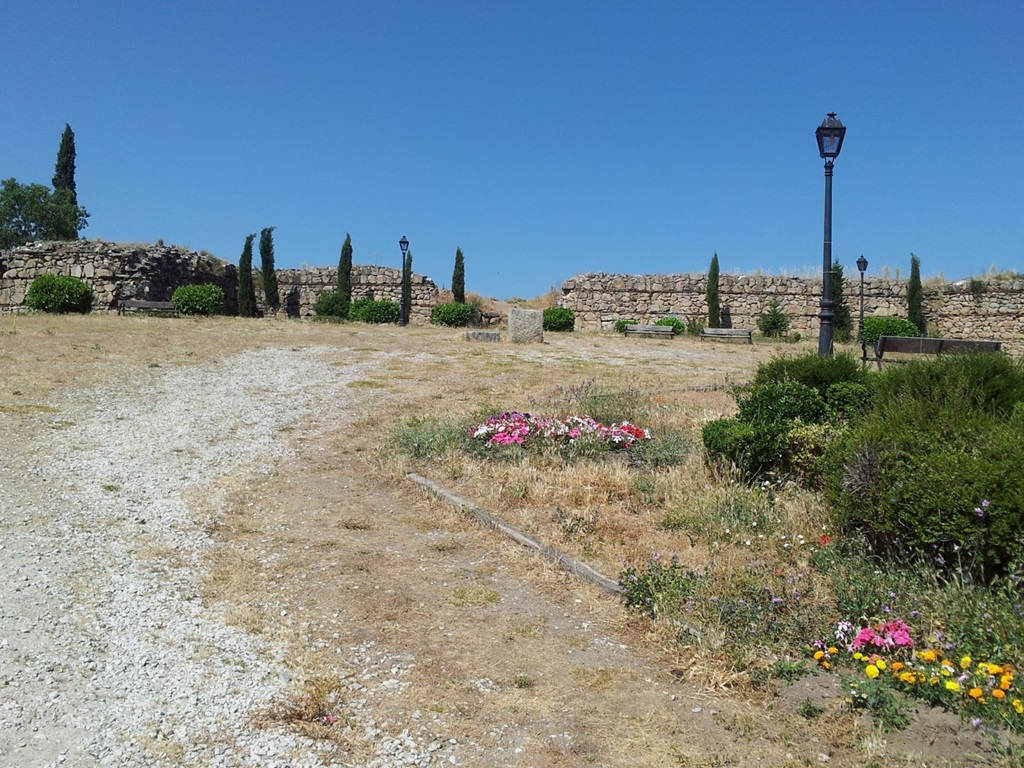 castillo viejo Manzanares el Real