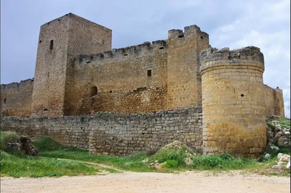 castillo encantado trigueros del valle