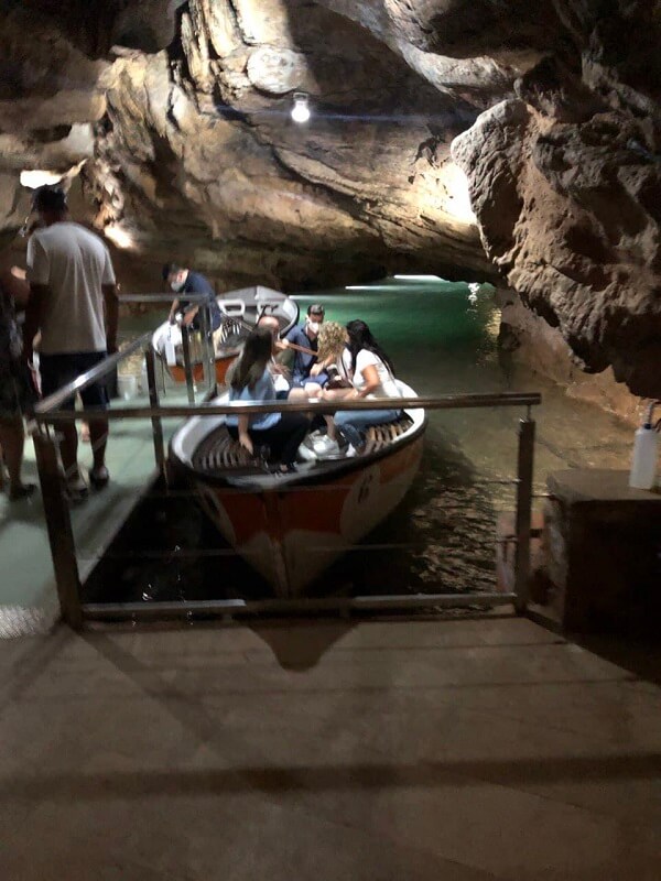 paseo en barca cuevas de san jose