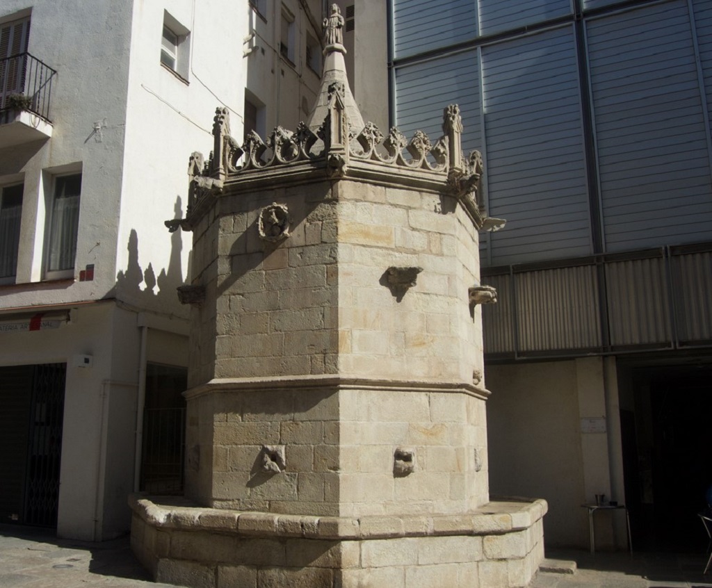 Fuente Gotica