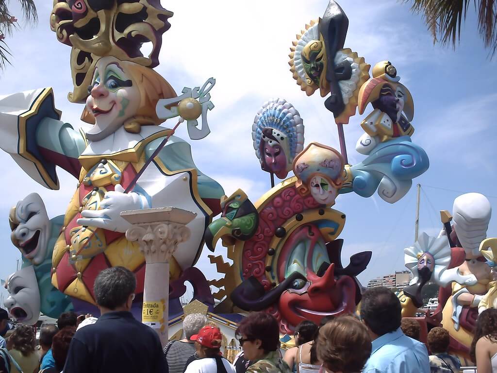 Hogueras de San Juan Alicante