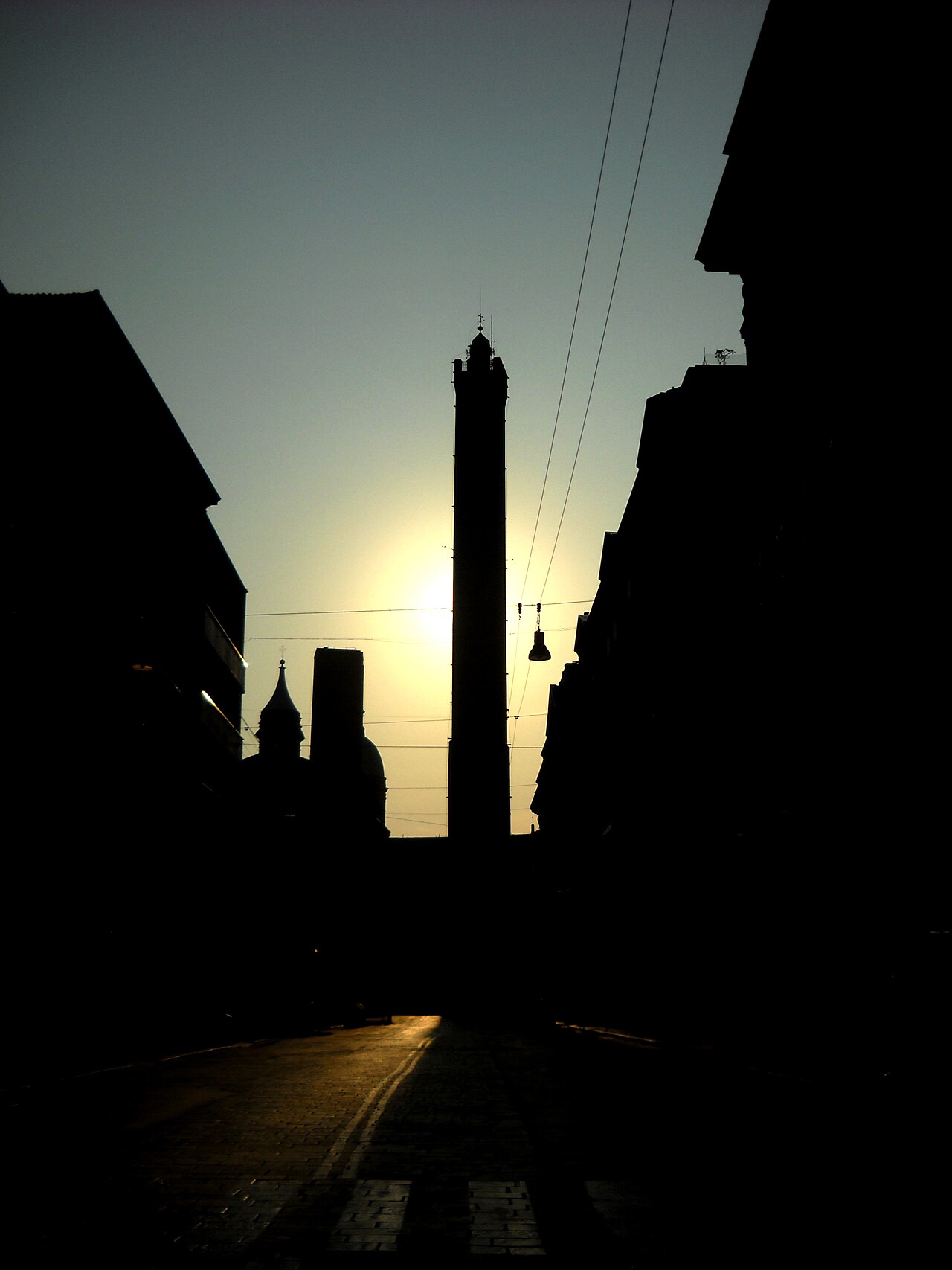 Las Dos Torres (Due Torri) de Bolonia, Italia