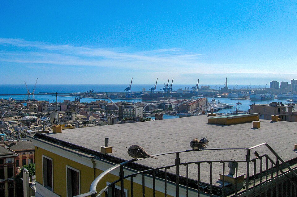 Panorámica del puerto de Génova desde el mirador de Spianata Castelletto