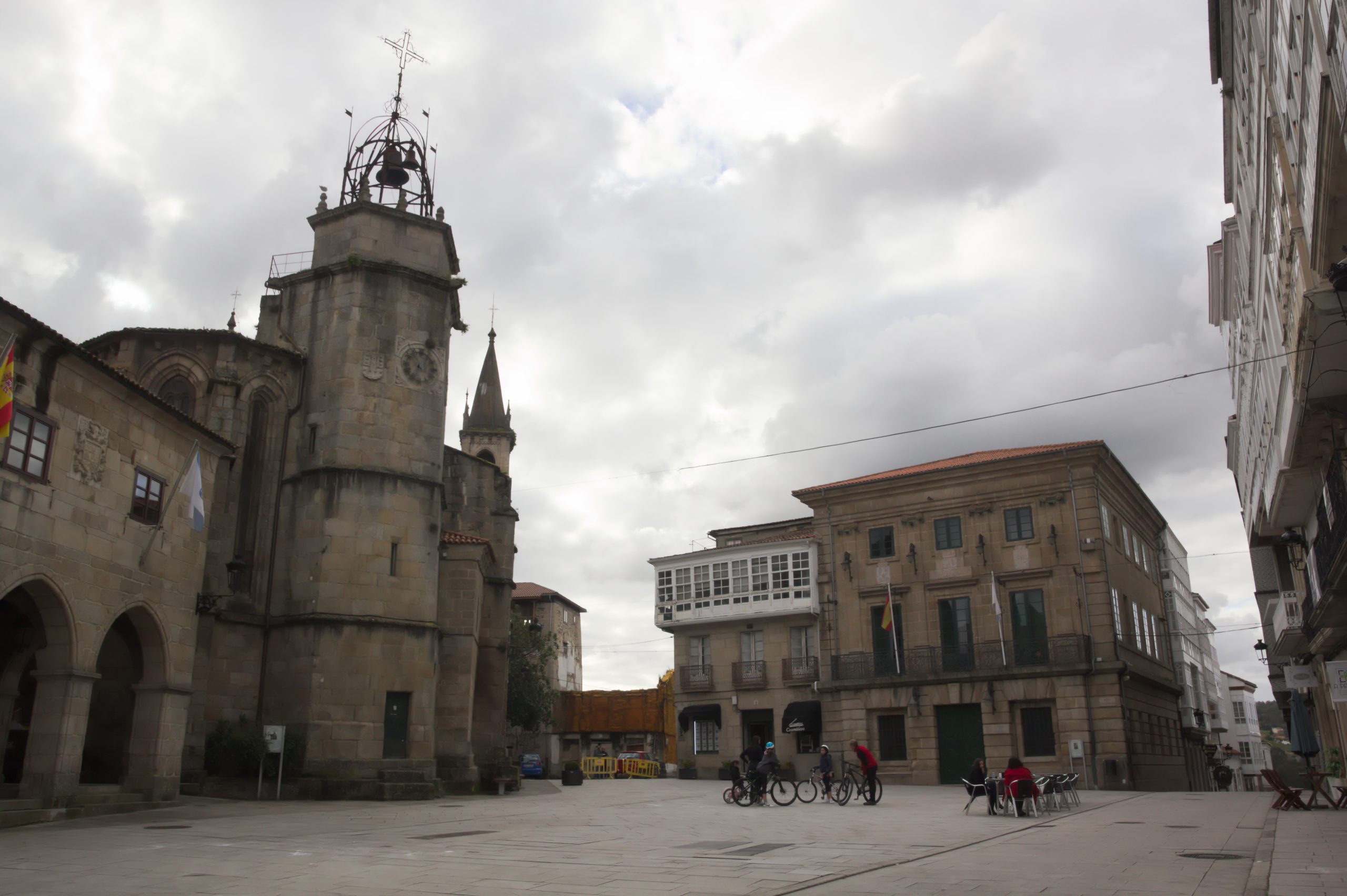 Praza da Constitución de Betanzos, cerca de A Coruña