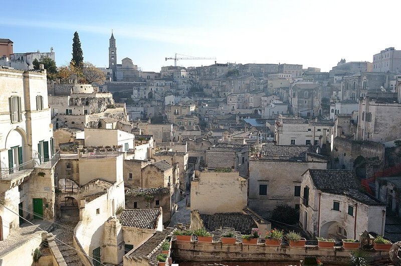 Vista de los Sassi de Matera, la ciudad excavada en la roca, Patrimonio de la Humanidad