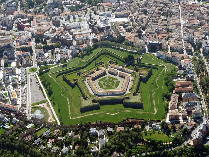 Vista aérea de la Ciudadela de Jaca, fortaleza pentagonal del siglo XVI