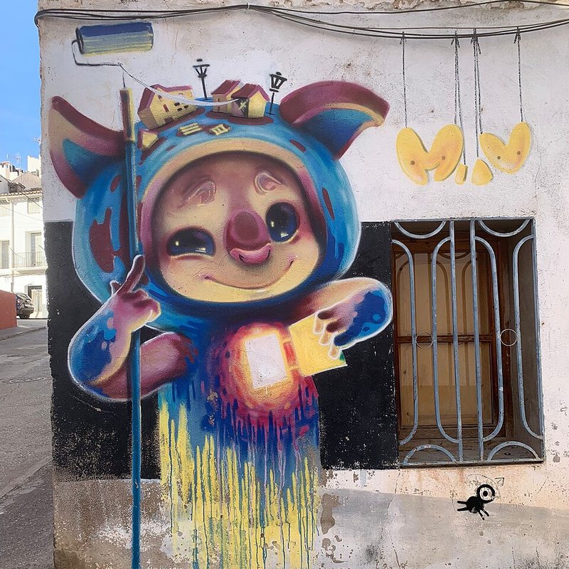 Mural del festival MIAU en una fachada de Fanzara, el museo de arte urbano de Castellón