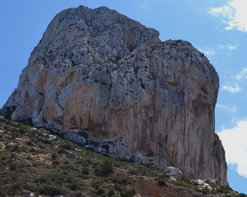 Pared del Peñón de Ifach vista desde la zona de la Cala del Racó