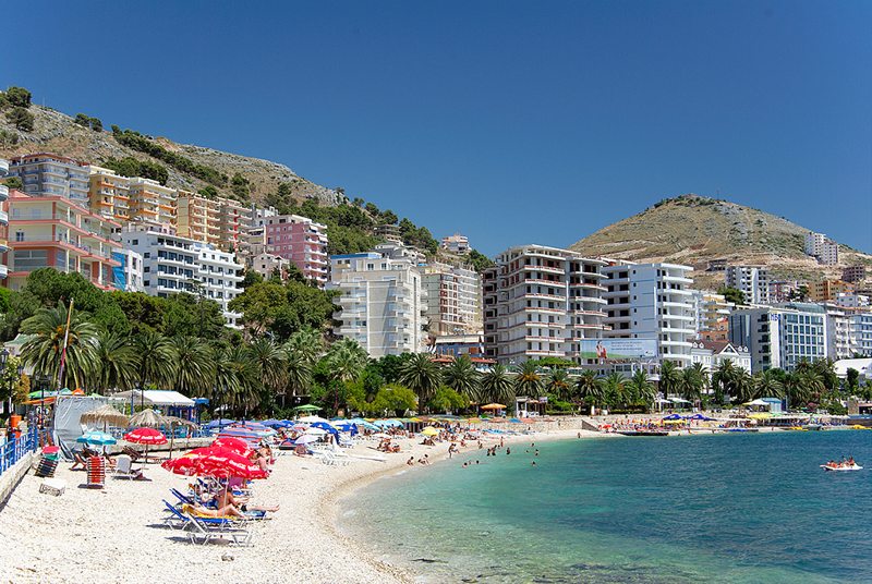 Playa y paseo marítimo de Saranda (Sarandë), Albania