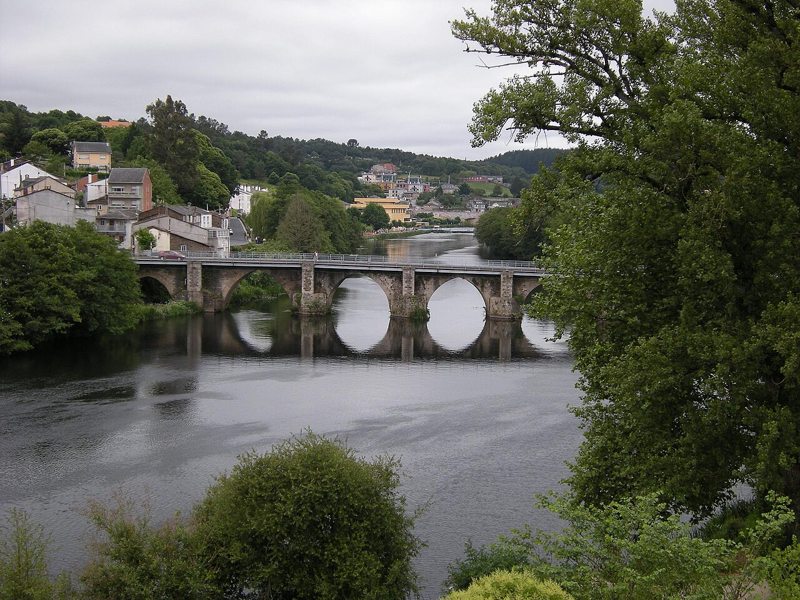 Puente romano sobre el río Miño en Lugo