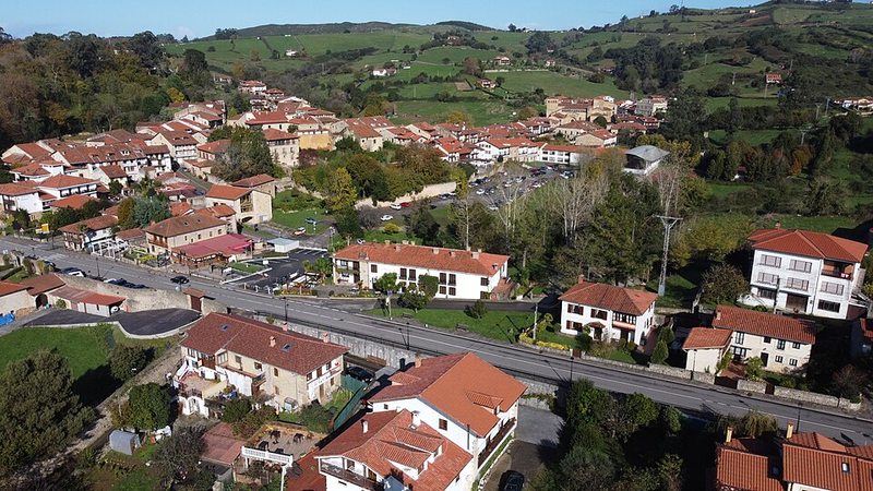 Vista de Santillana del Mar, pueblo medieval de Cantabria