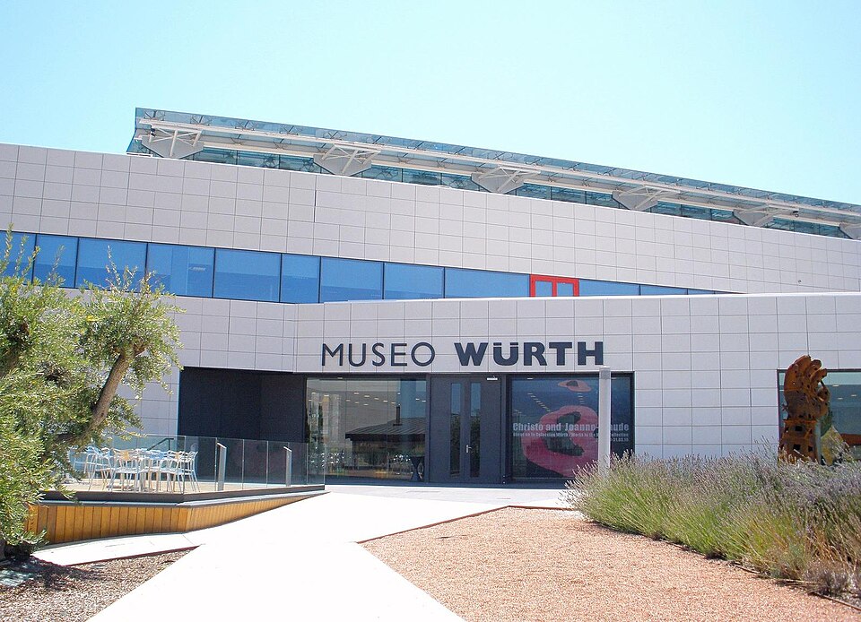 Entrada del Museo Würth La Rioja en Agoncillo, cerca de Logroño