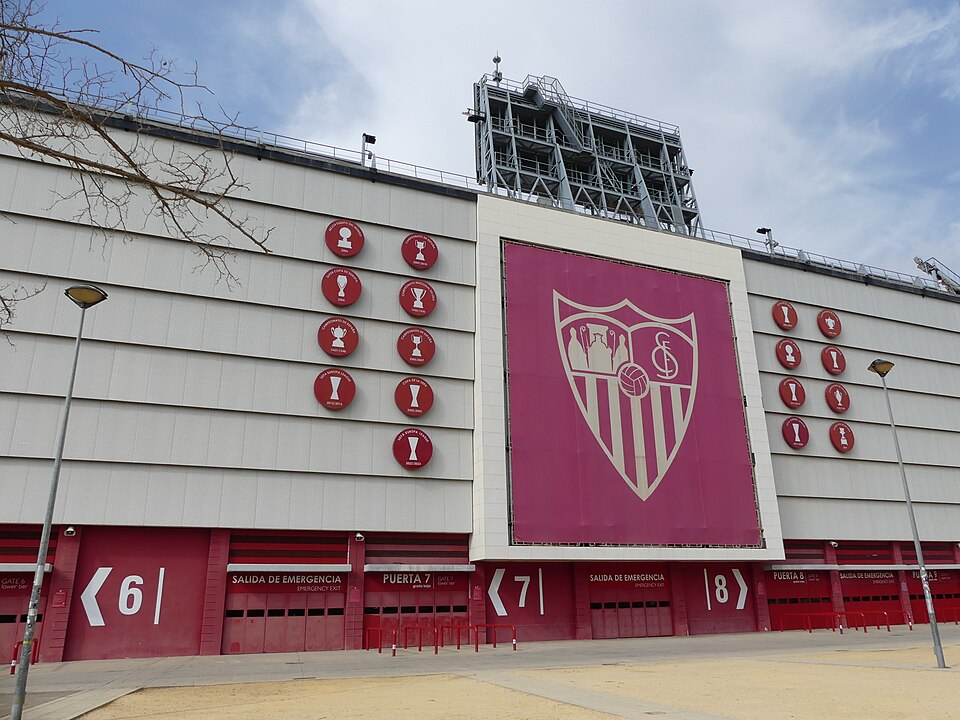 Estadio Ramón Sánchez-Pizjuán en el barrio de Nervión, Sevilla