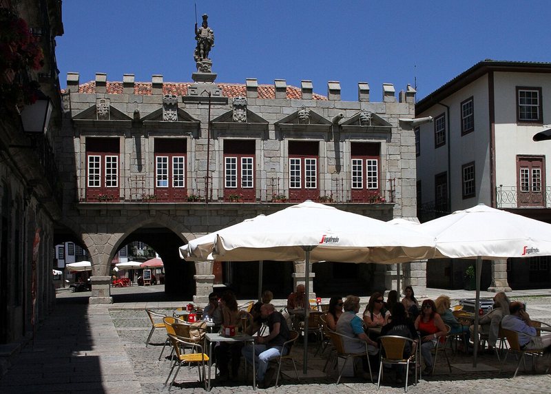 Largo da Oliveira en el centro histórico de Guimarães